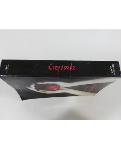 Crepusculo UN AMOR PELIGROSO Stephenie Meyer LIBRO 2009 ALFAGUARA 504 PGS Crepusculo UN AMOR PELIGROSO Stephenie Meyer LIBRO 2009 ALFAGUARA 504 PGS