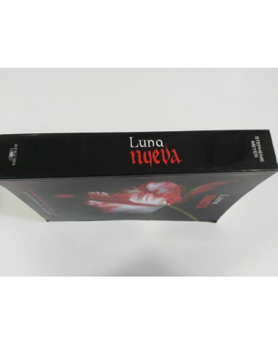 LUNA NUEVA TWILIGHT Stephenie Meyer LIBRO ALFAGUARA TAPA BLANDA 574 PAGS LUNA NUEVA TWILIGHT Stephenie Meyer LIBRO ALFAGUARA TAPA BLANDA 574 PAGS
