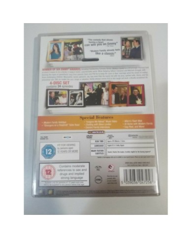 Modern Family THE COMPLETE SEASON 2 SECOND - 4 X DVD ENGLISH REGION 2 - 3T Modern Family THE COMPLETE SEASON 2 SECOND - 4 X DVD ENGLISH REGION 2 - 3T