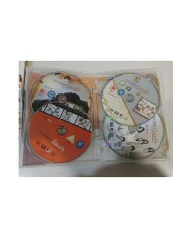 Modern Family THE COMPLETE SEASON 2 SECOND - 4 X DVD ENGLISH REGION 2 - 3T Modern Family THE COMPLETE SEASON 2 SECOND - 4 X DVD ENGLISH REGION 2 - 3T