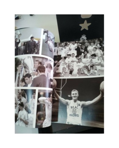 Real Madrid Realvolution Pack Deluxe Caja grande - 2 x DVD + Libro + Pins - 3T