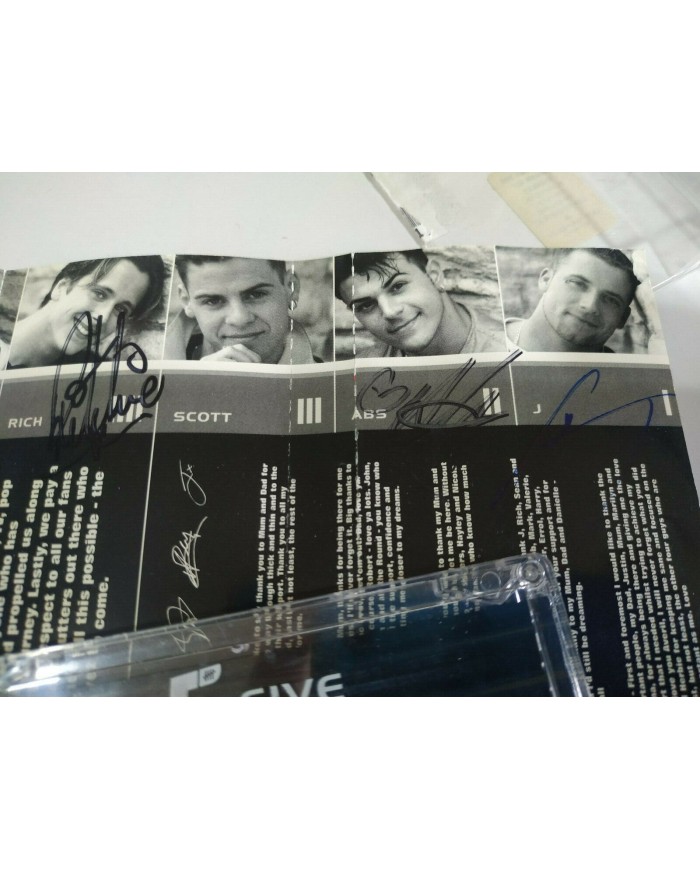 Five 5 RCA Firmado a mano por los miembros del grupo - Cinta Tape Cassette - 3T