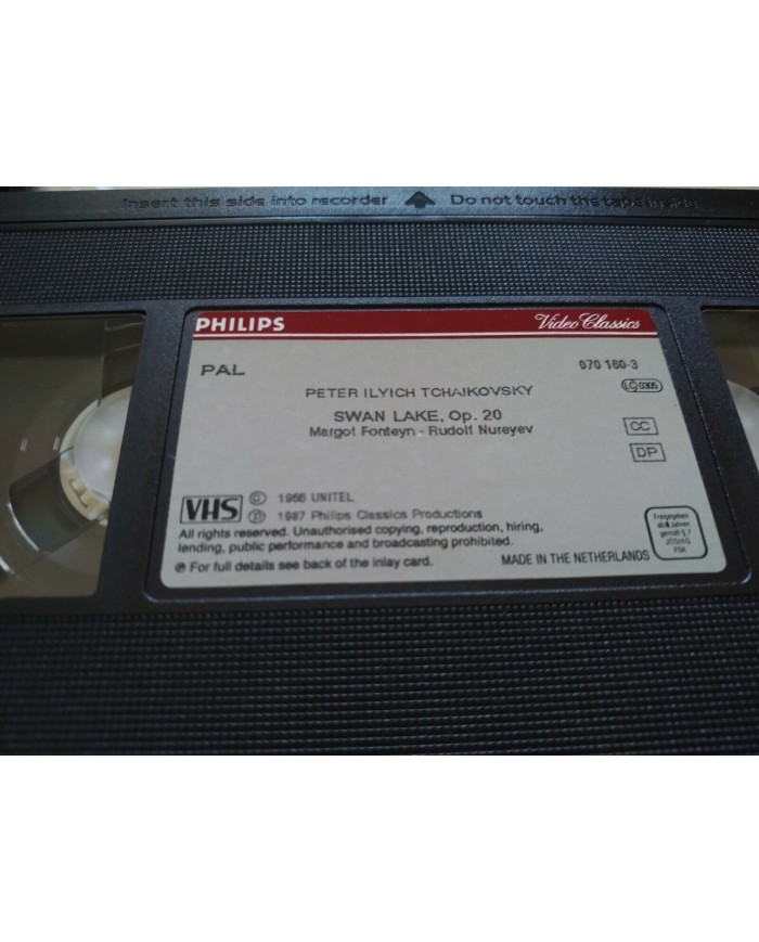 Swan Lake Fonteyn & Nureyev Tchaikovsky Essential Ballet - VHS Cinta Tape - 4T