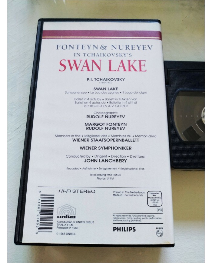 Swan Lake Fonteyn & Nureyev Tchaikovsky Essential Ballet - VHS Cinta Tape - 4T